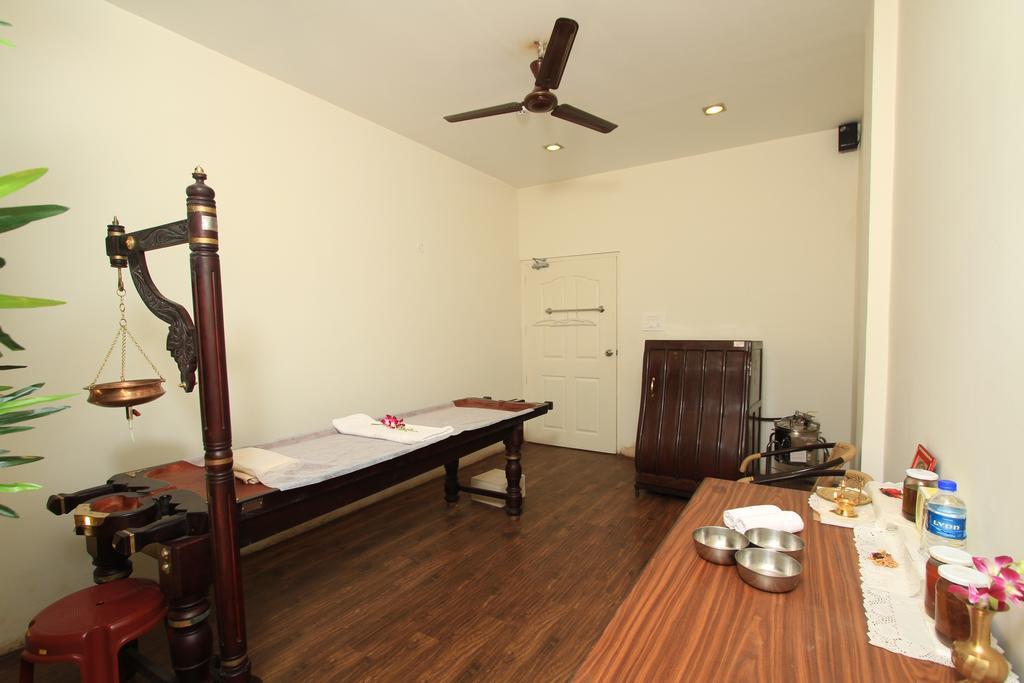 Orchid Square Hotel Coonoor Eksteriør billede